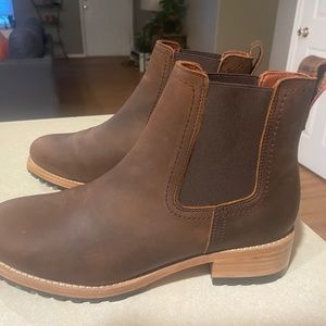 Chelsea Boots Brown Size 8.5